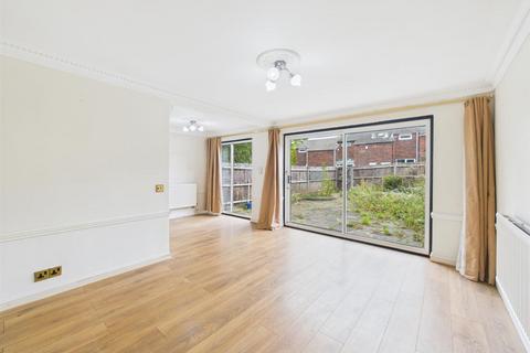 2 bedroom end of terrace house for sale, Brickett Close, Ruislip HA4