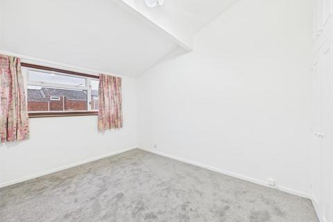 16 Brickett Close, Ruislip, HA4 7YE