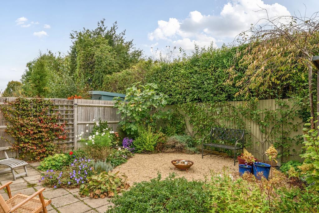 1363739-3-68e4e52...