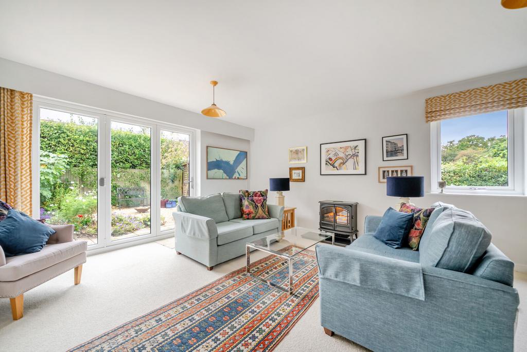 1363739-9-68e4e54...