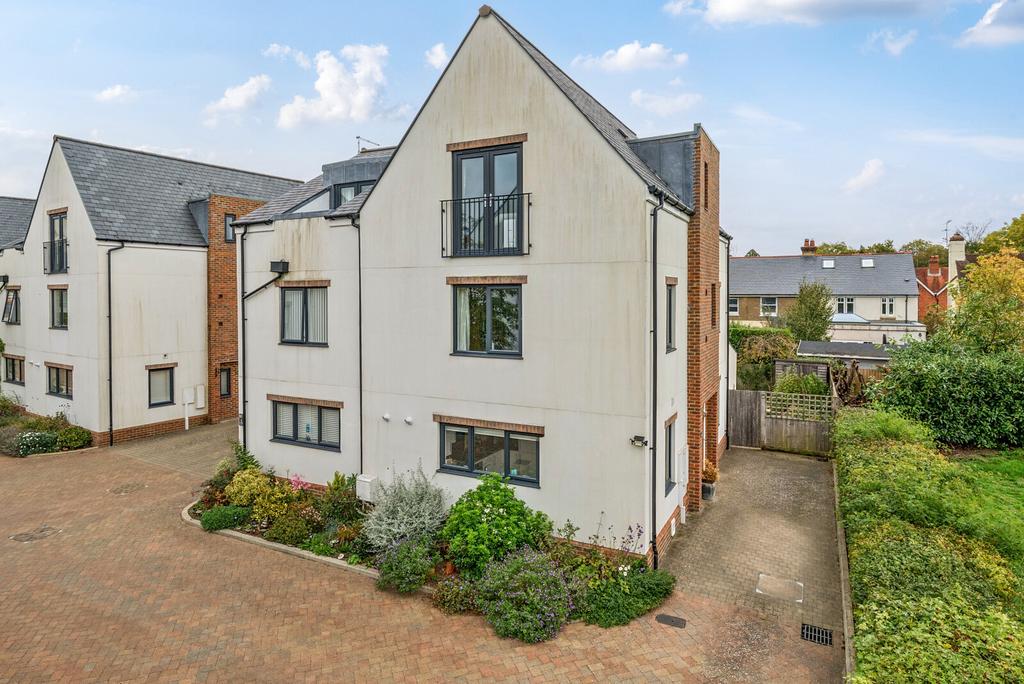 1363739-2-68e4e51...