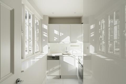 3 bedroom apartment for sale, Mount Street, London W1K