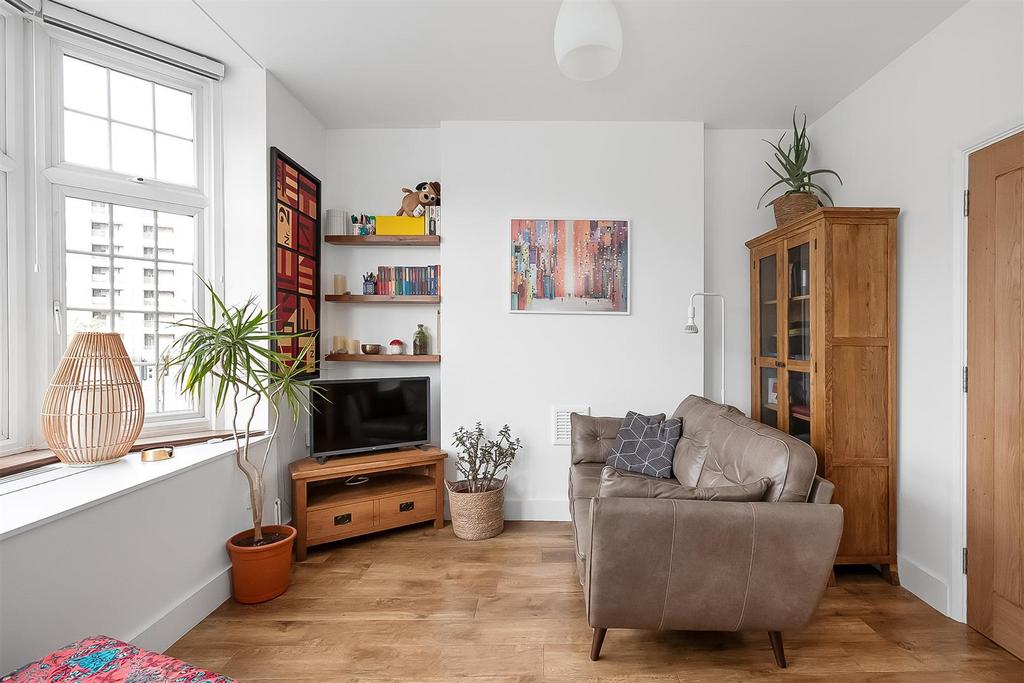 Reception room/kitchen