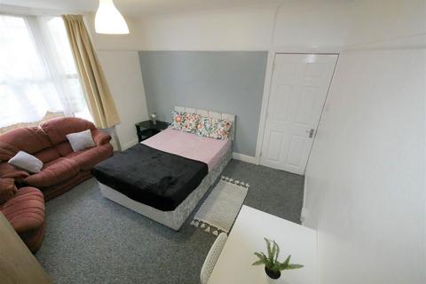 undefined, Elmsgate, Bournemouth, BH7