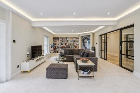 3 bedroom flat for sale, Ottershaw Park, Ottershaw, Chertsey, Surrey, KT16