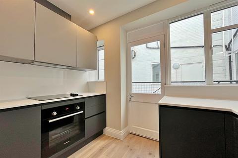 2 bedroom flat to rent, Bournemouth