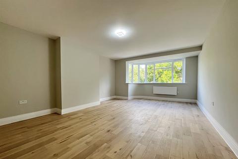 2 bedroom flat to rent, Bournemouth