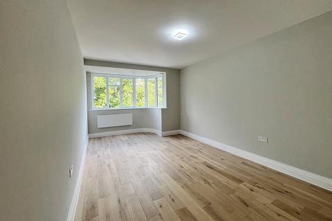2 bedroom flat to rent, Bournemouth