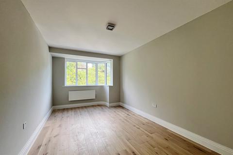 2 bedroom flat to rent, Bournemouth