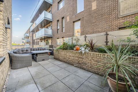 3 bedroom apartment for sale, Eaton Walk, London