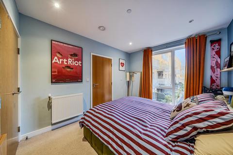 3 bedroom apartment for sale, Eaton Walk, London