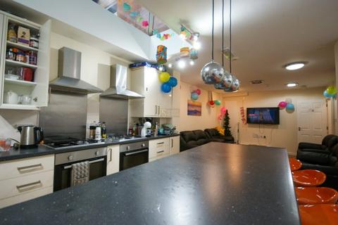 9 bedroom terraced house to rent, Harrow Road, Birmingham B29