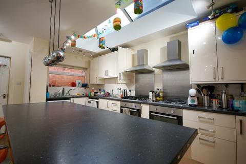 9 bedroom terraced house to rent, Harrow Road, Birmingham B29