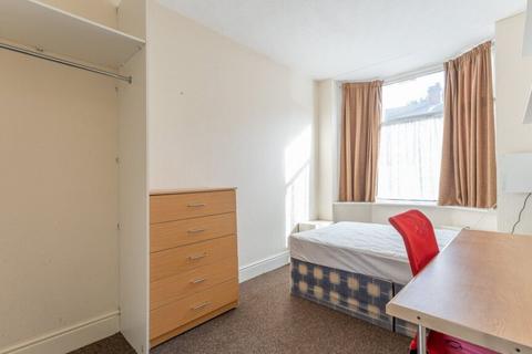 7 bedroom terraced house to rent, Alton Road, Birmingham B29