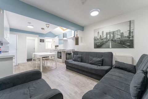 6 bedroom terraced house to rent, Alton Road, Birmingham B29
