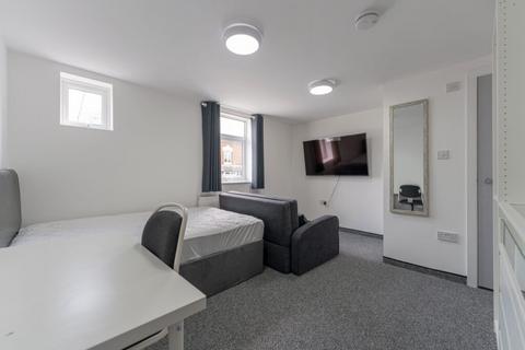 6 bedroom terraced house to rent, Alton Road, Birmingham B29