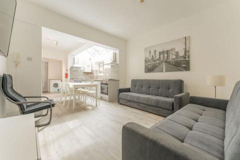 7 bedroom terraced house to rent, Tiverton Road, Birmingham B29