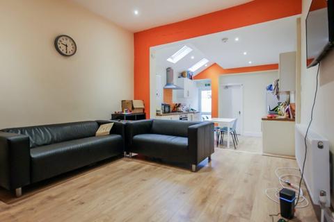 5 bedroom terraced house to rent, Croydon Road, Birmingham B29