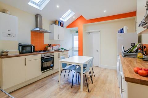 5 bedroom terraced house to rent, Croydon Road, Birmingham B29