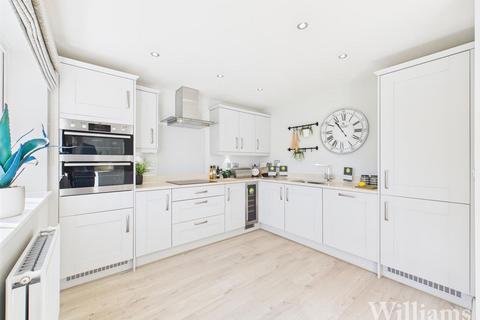 4 bedroom detached house for sale, Carriage Road, Aylesbury HP22