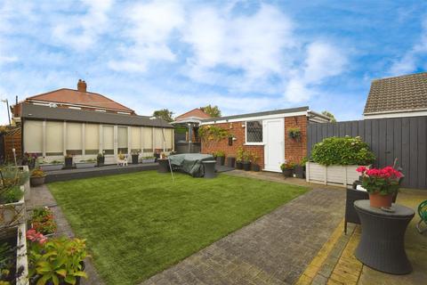 2 bedroom detached bungalow for sale, Orchard Close, Anlaby, Hull