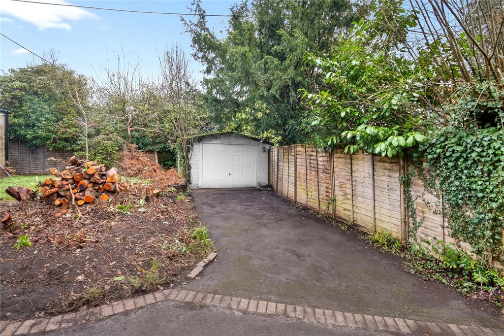 Garage/Parking