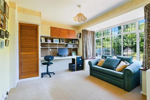 undefined, Beacon Way, Banstead