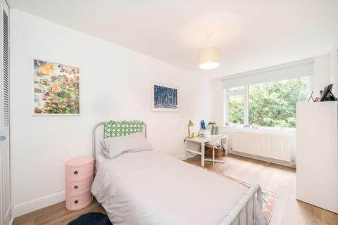 4 bedroom end of terrace house for sale, Holyport Road, London SW6