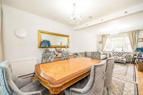 11 Southland Way, Hounslow, TW3 2RH