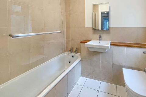 9 Walpole Place, Teddington, TW11 8PL