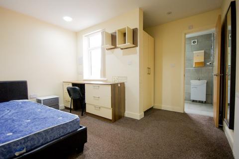 6 bedroom terraced house to rent, Heeley Road, Birmingham B29
