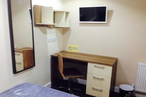 6 bedroom terraced house to rent, George Road, Birmingham B29