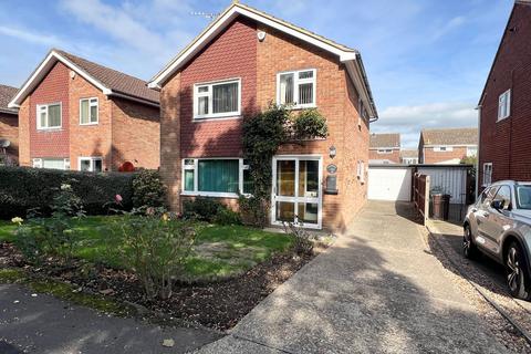 4 bedroom detached house for sale, Lennox Close, Alverstoke, Gosport PO12 2UJ