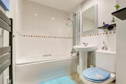 2 bedroom flat for sale, Ockbrook Drive, Mapperley NG3