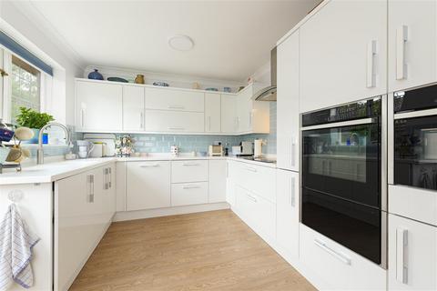 undefined, Crompton Gardens, Maidstone