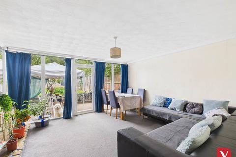 undefined, Mentieth Close, Milton Keynes MK2
