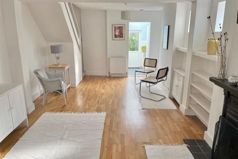 3 bedroom end of terrace house for sale, Guardswell Place, Seaford
