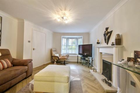 undefined, Cox Close, Shenley