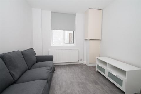 1 bedroom flat to rent, Hornsey Road, London N19