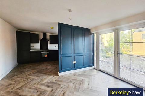 2 bedroom flat to rent, Crawford Gardens, Rose Lane, Liverpool