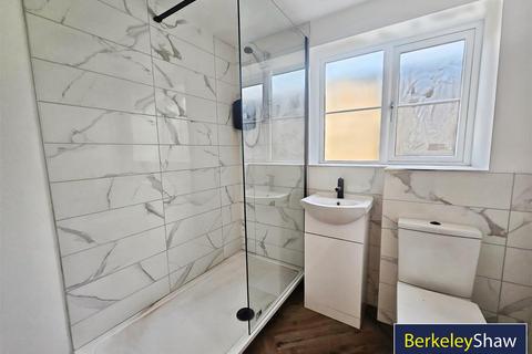 2 bedroom flat to rent, Crawford Gardens, Rose Lane, Liverpool