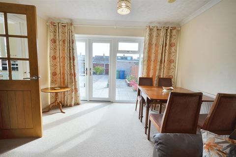 2 bedroom semi-detached bungalow for sale, Austin Close, Stone