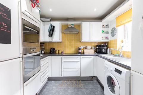 2 bedroom flat for sale, Three Bridges Road, Crawley RH10