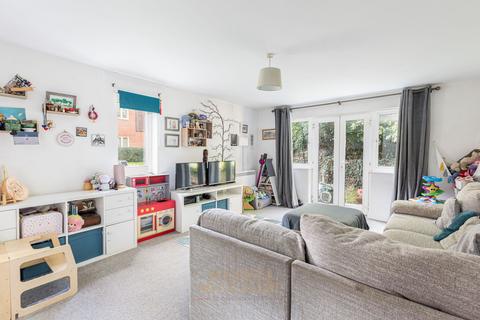2 bedroom flat for sale, Three Bridges Road, Crawley RH10