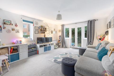 2 bedroom flat for sale, Three Bridges Road, Crawley RH10