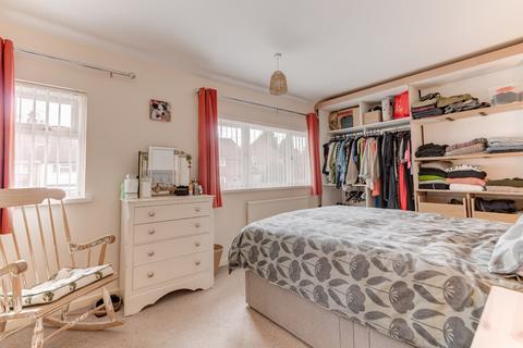 46 Belton Grove, Rednal, Birmingham, B45 9PD