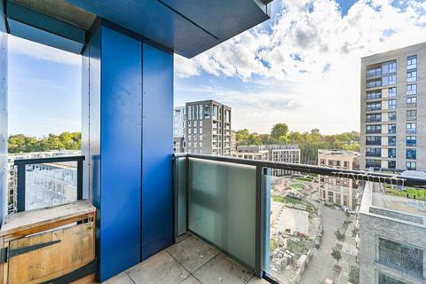 Parkside Avenue, Greenwich, London, SE10