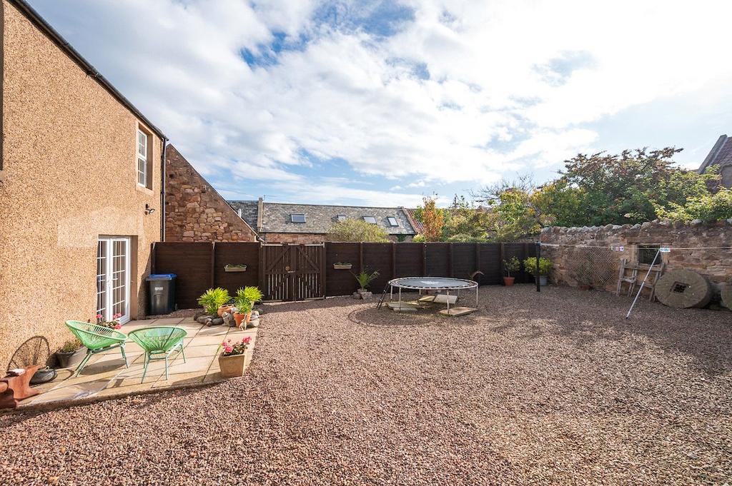 Gravel Courtyard