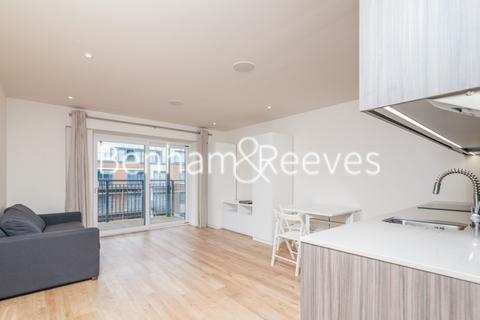 Studio to rent, Aerodrome Road, Colindale NW9