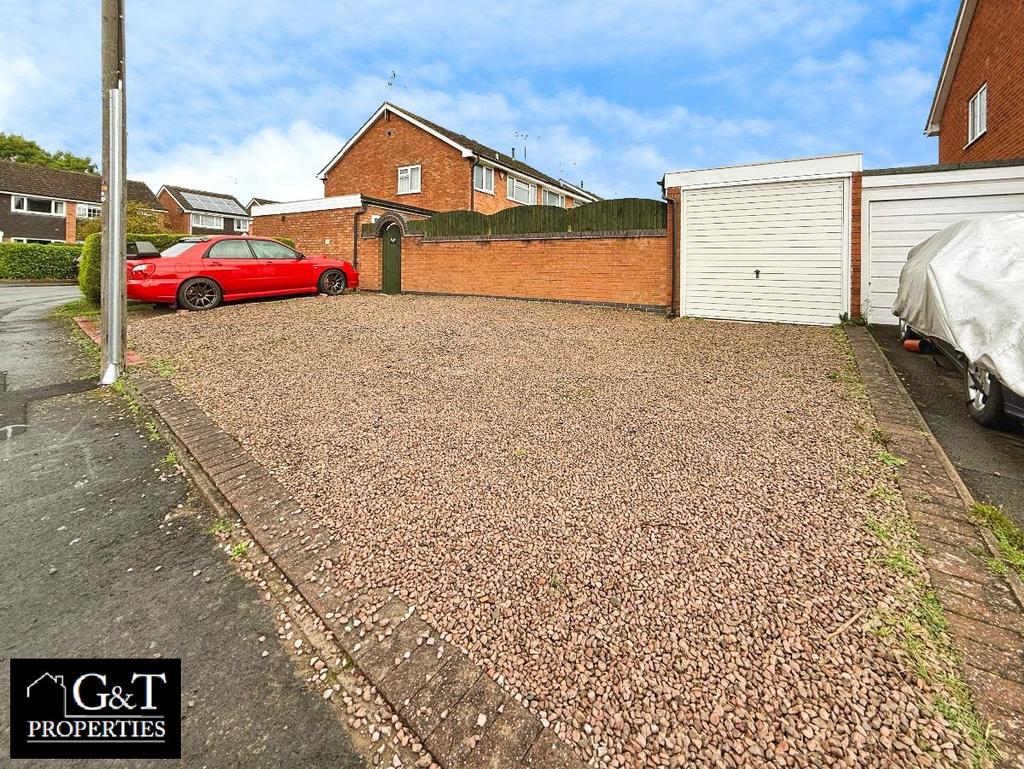 Driveway/garage
